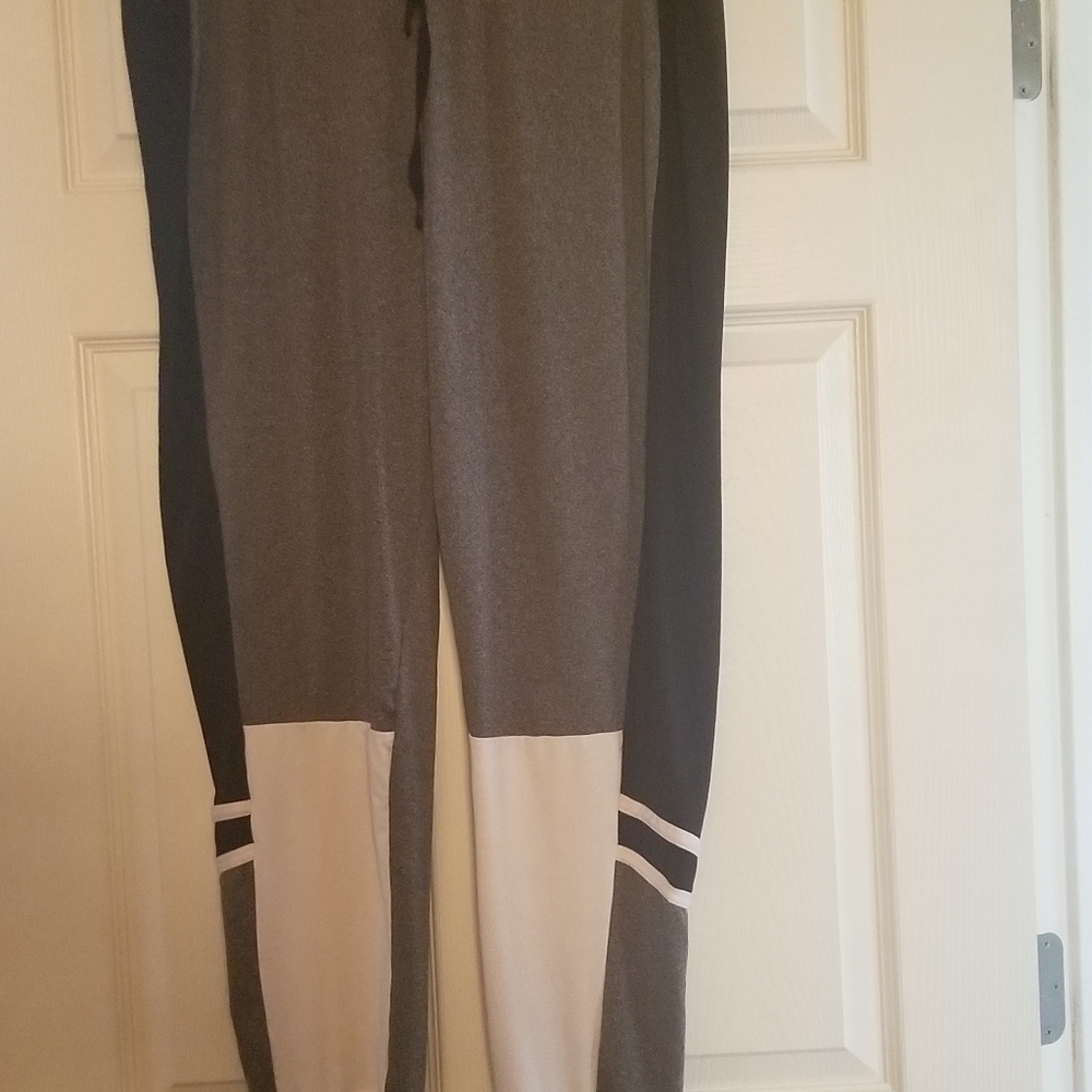 Joggers - Picture 3 of 3